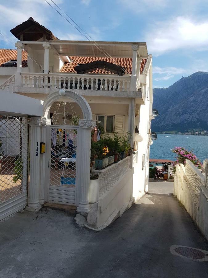 Apartments Sovran Vila Marija Prčanj Exterior foto