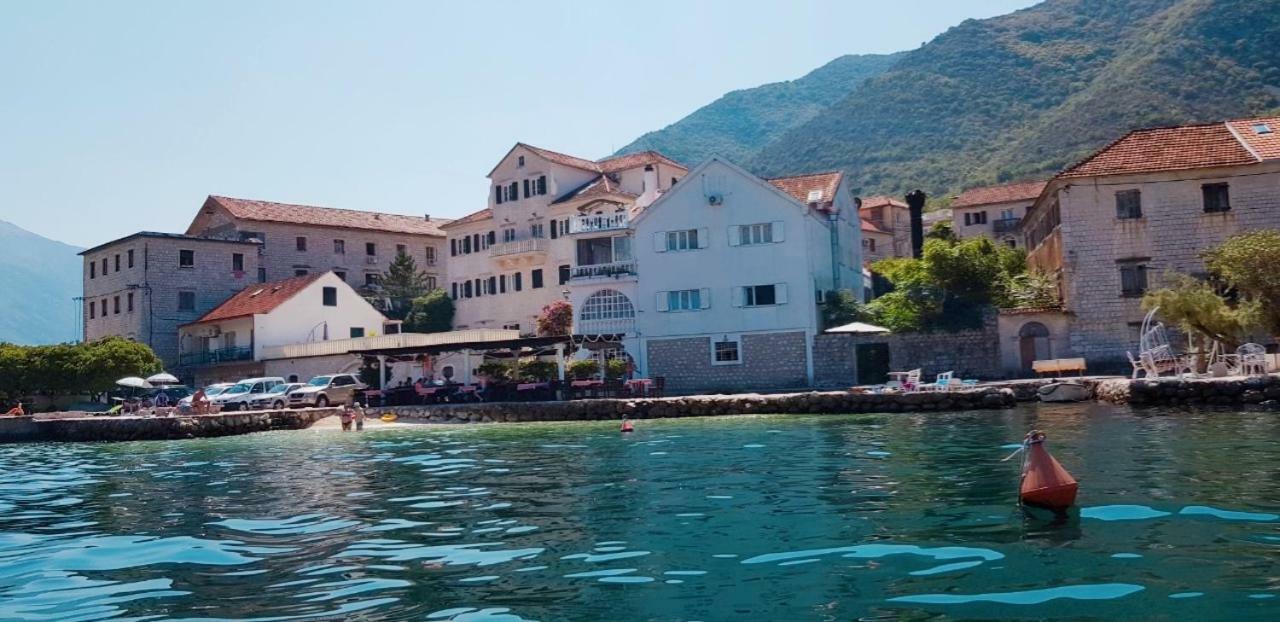 Apartments Sovran Vila Marija Prčanj Exterior foto
